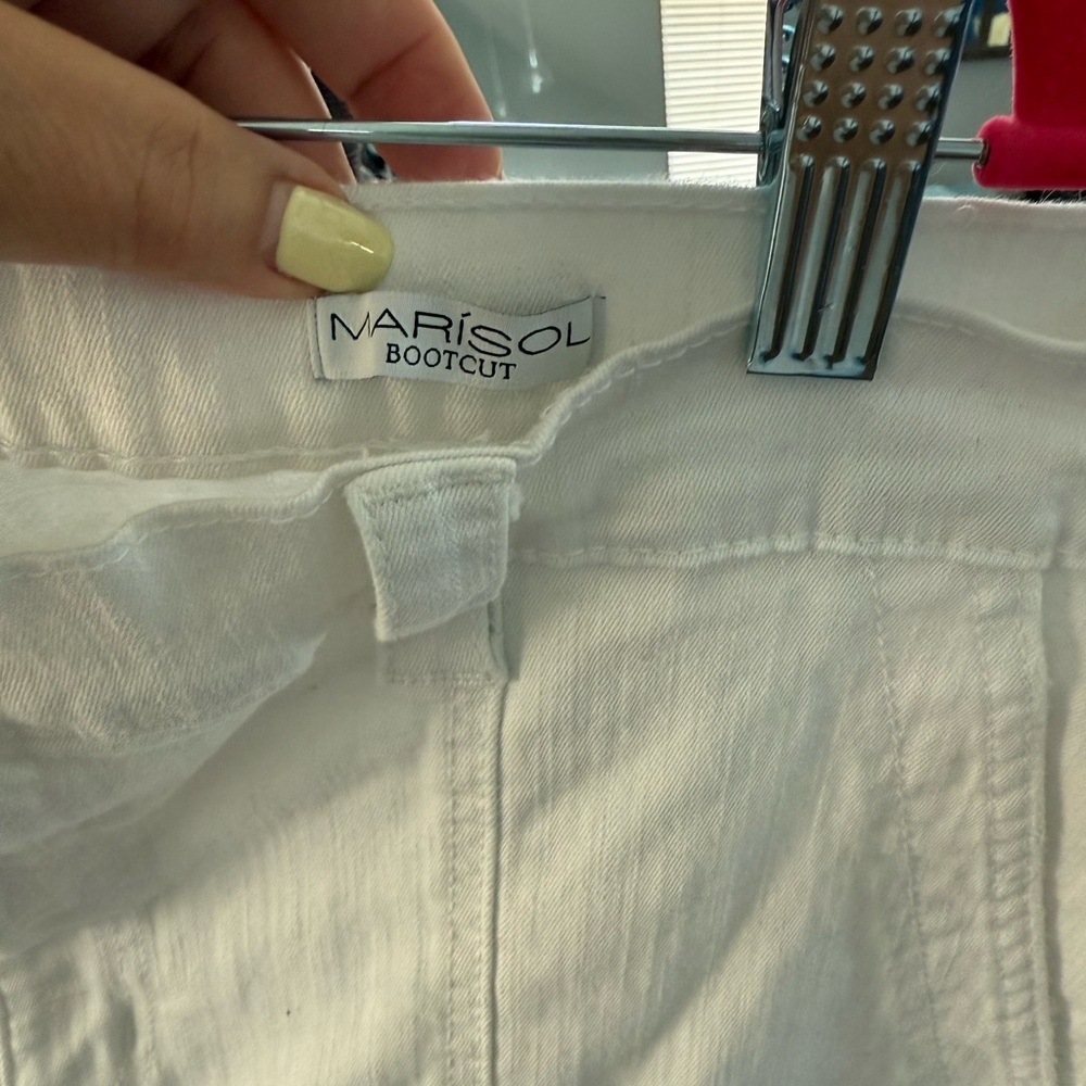 WoMen's White Cargo Pants - Picture 3 of 6